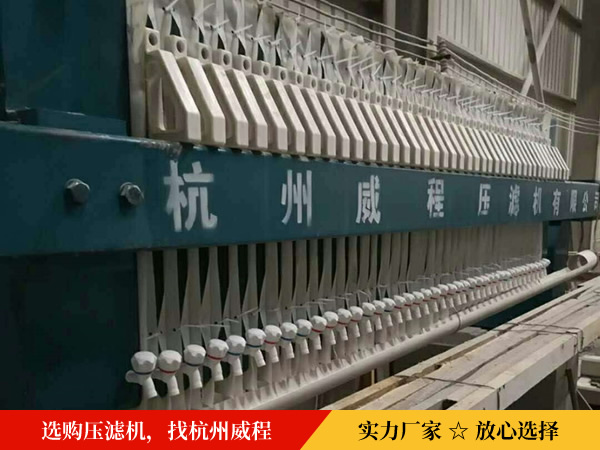 麻豆国产精品男男5846962养殖场处理粪便污水
